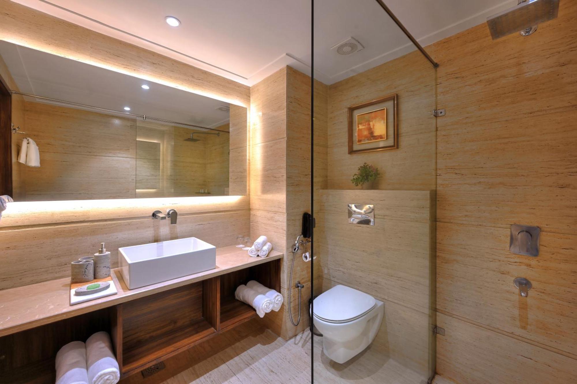Golden Tulip Agra Hotel Agra  Exterior photo