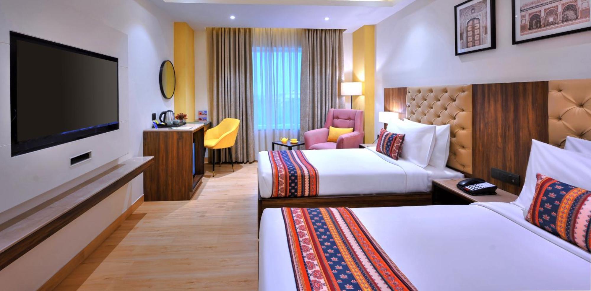 Golden Tulip Agra Hotel Agra  Exterior photo